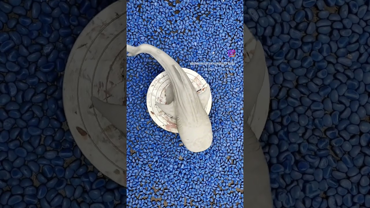 whale shark sculpture 