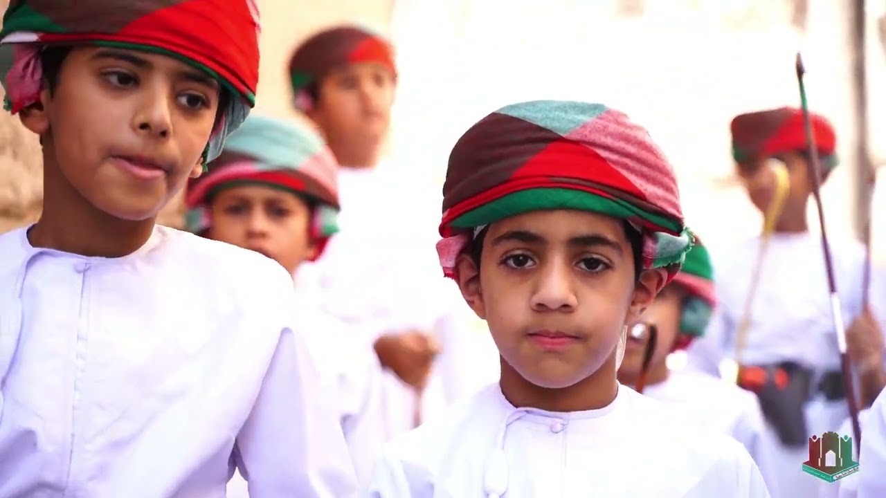 فن العازي (من صرحنا نرفع تحية )للعيد الوطني ٥٢ المجيد 🇴🇲 .