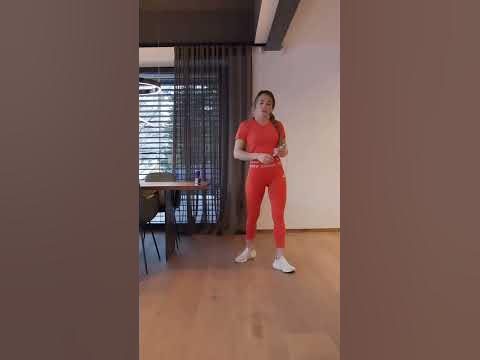 Доротея Вірер показала, чим насправді займається вдома. - YouTube