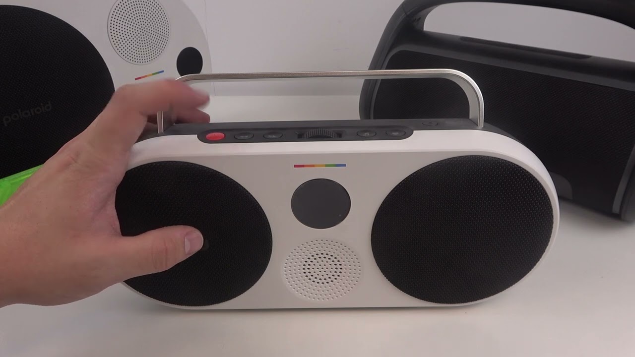 How to Check the Battery Level in Polaroid P3 Bluetooth Speaker