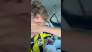 Fenerbahçe Stadını Görünce Sevincinden Ağlayan Çocuk
