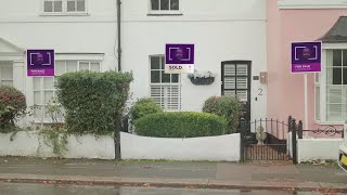 Talking Boards: Neighbours