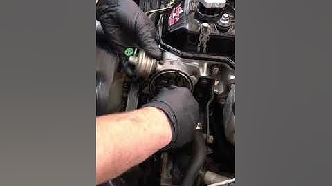 INSTALLING A DISTRIBUTOR ON A 22R / 22RE