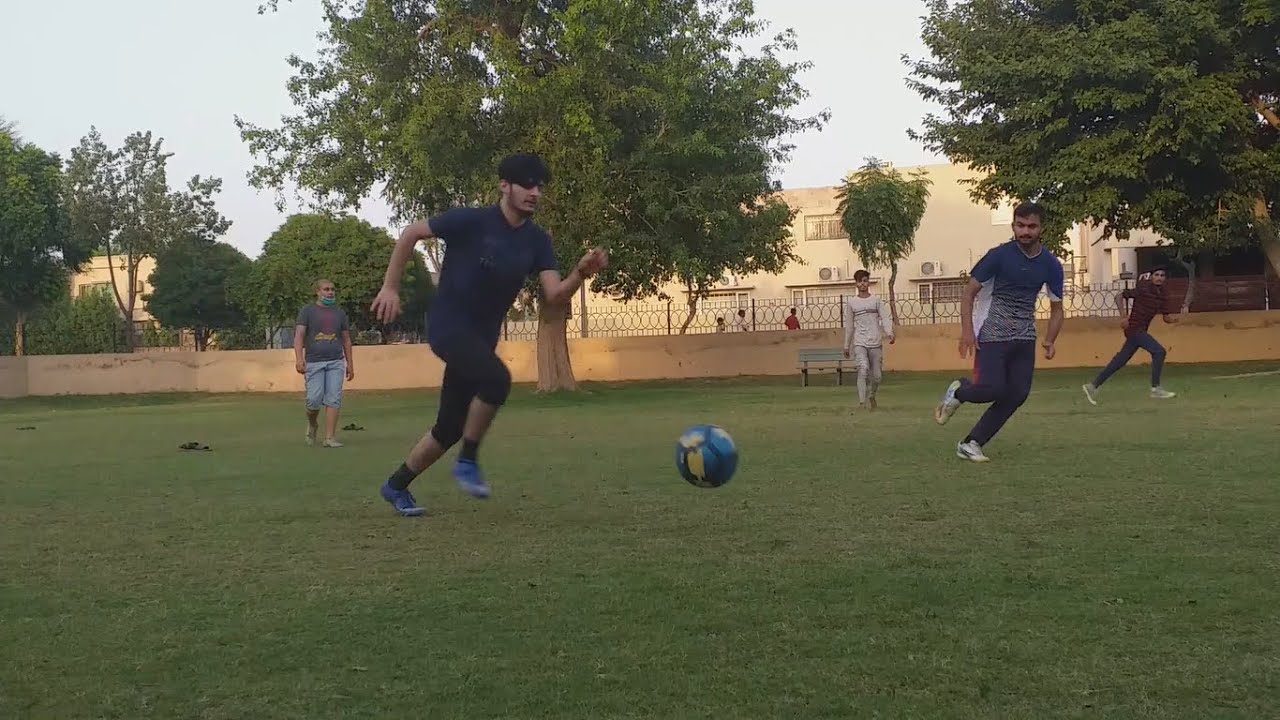 I know how to play football YouTube