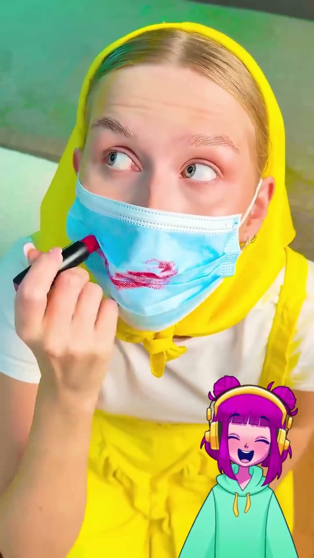 Lipstick Lessons: When Mom’s the Pro! ?