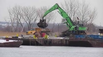 Sennebogen 880 Material Handling Machine