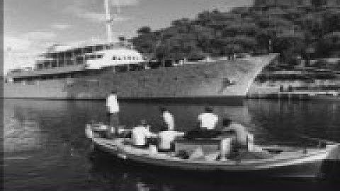 SYND 23 10 68 PRESS ATTEMPTS TO CAPTURE FOOTAGE OF ONASSIS HONEYMOON ON YACHT, ARGUE WITH POLICE