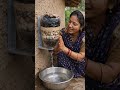 “गांव की महिला का कमाल 😱 पानी साफ करने का देसी जुगाड़!”