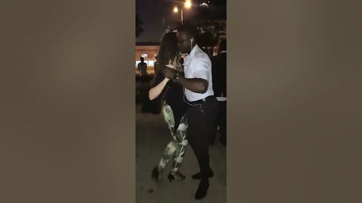 Laura & Nelson Lima  Kizomba na Rua  Luanda Angola