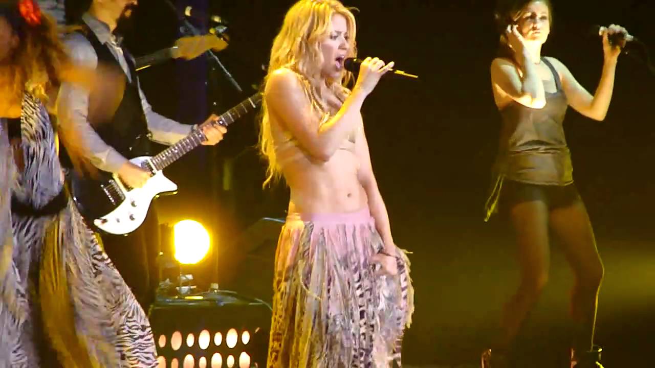Shakira Hips Don T Lie Youtube
