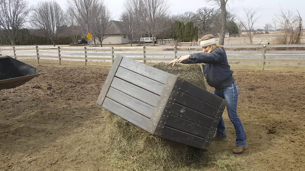 Quick Cover Hexagon Round Bale Feeder Youtube