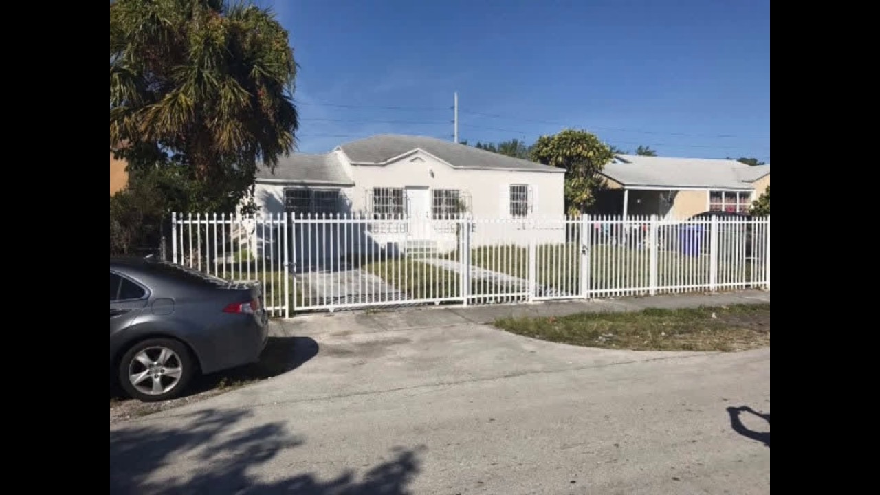 1027 NW 66th St, Miami, FL 33150