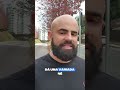 Quando o barbeiro pergunta se pode fazer um novo modelo na barba