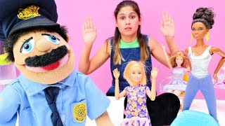 Oyun videoları  Kuaför salonunda polis baskını! Ayşe ve Barbie ile kız oyunları