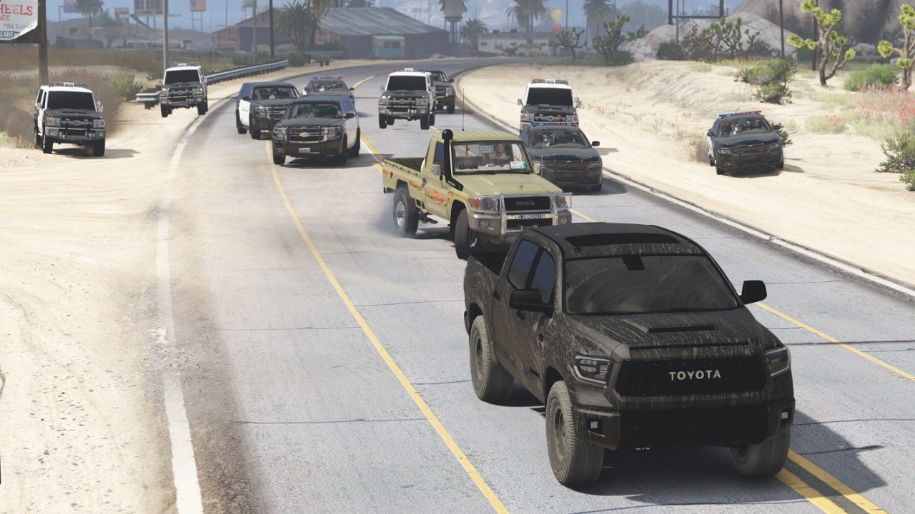 مجرم صدم شايب و هرب و الشرطة ما قدرو يمسكوه فطلبو الفزعة من  راعي الشاص | قراند 5 - GTA V