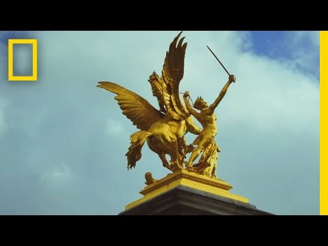 Spectacular, Surprising, Smelly—What words would you use to describe Paris? | Short Film Showcase