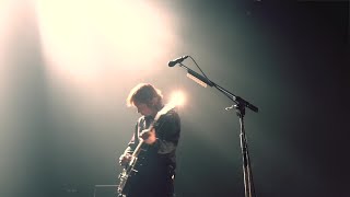 浅井健一、ベストアルバム初回盤収録ライブフィルムより3曲を