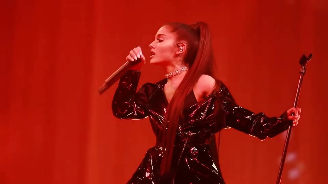 Ariana Grande - Dangerous Woman (Live Dangerous Woman Diaries)