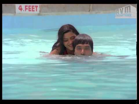 Muthaaduthe Song - Nallavanukku Nallavan; Starting By Rajinikanth, Radhika & Karthik