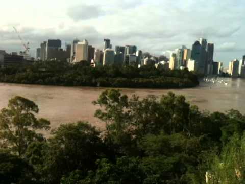 Taken from Kangaroo POINT CLIFFS on thursday the 13 January 2011 The water was still moving very rapidly, seeing lots of debris passing by while i was there. If you know of anybody needing mattresses pls message me as i have approx 30 in excellent condition in the ST Lucia area, can help deliver also.