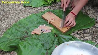 Primitive Technology - Making Raw Catfish And Vegetables (Salad) By Girl -  Eating Delicious