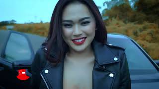 Curi-curi Pandang With Hottest Driver  | ALONA Safir | Popular Februari 2018