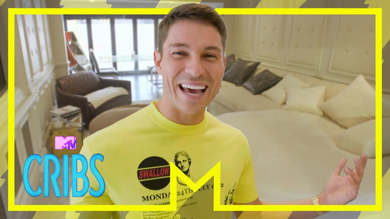 Take A Butchers Around Joey Essex's Rad Lad Pad | MTV Cribs | Full ...