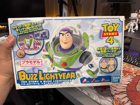 Merakit Mainan Buzz Lightyear Toy Story 4 BANDAI 2019