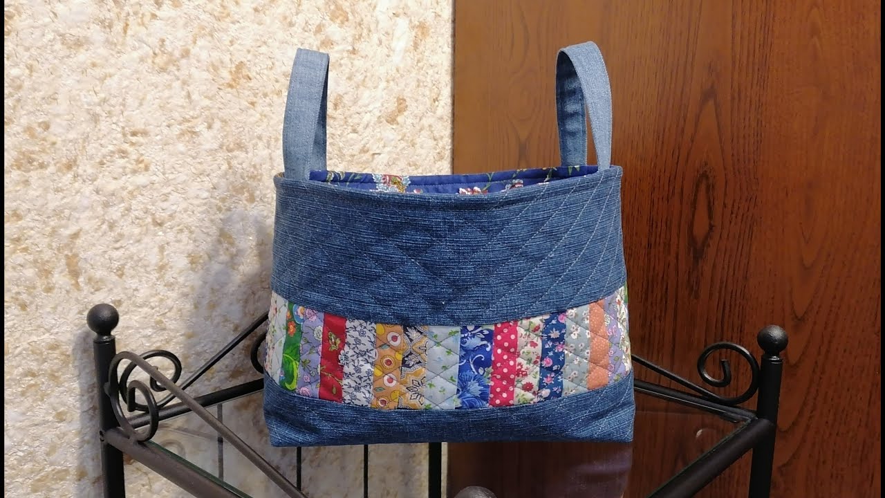 Текстильная корзина из старых джинсов.