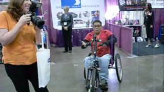 參觀殘障展覧 (Abilities Expo) @ 4-1-2012 in LA.wmv