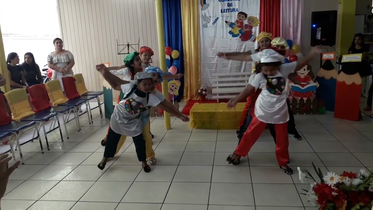 apresentação da música aquarela de Toquinho.
