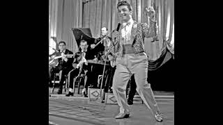 Zeki Müren - Bahçelere Geldi Bahar
