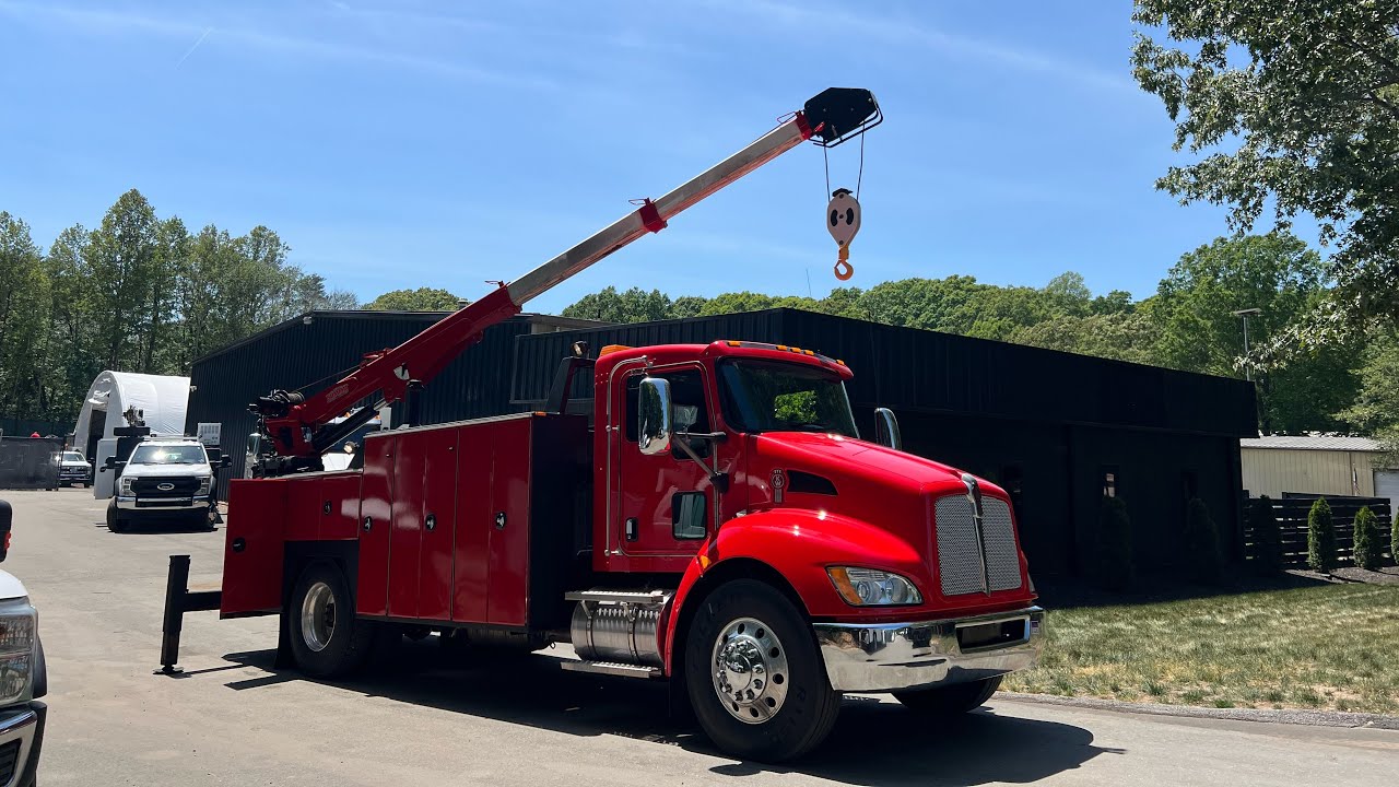 2016 Kenworth T270, Under CDL, Paccar PX7, 99k Miles, 3k Hours, 14’ Summit Service Body