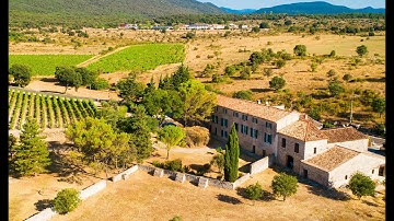 Domaine les Caizergues: presenting our terroir, our wines and our people