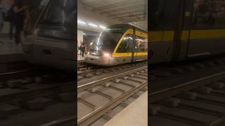 VEJA COMO É O METRO DO PORTO PORTUGAL #viral #shorts #portoportugal #ytshorts #youtubeshorts