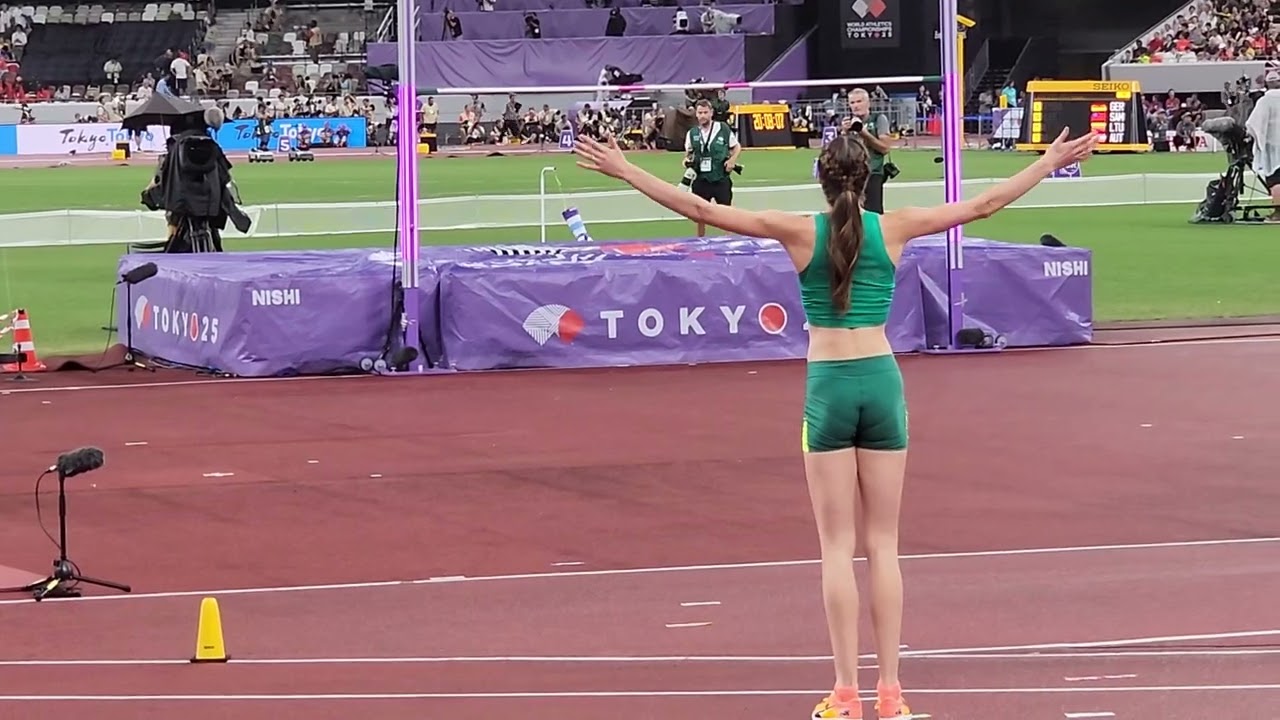 Nicola Olyslagers with winning jump at 2025 world championships.