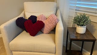 HAND KNIT A SMALL CHUNKY HEART PILLOW