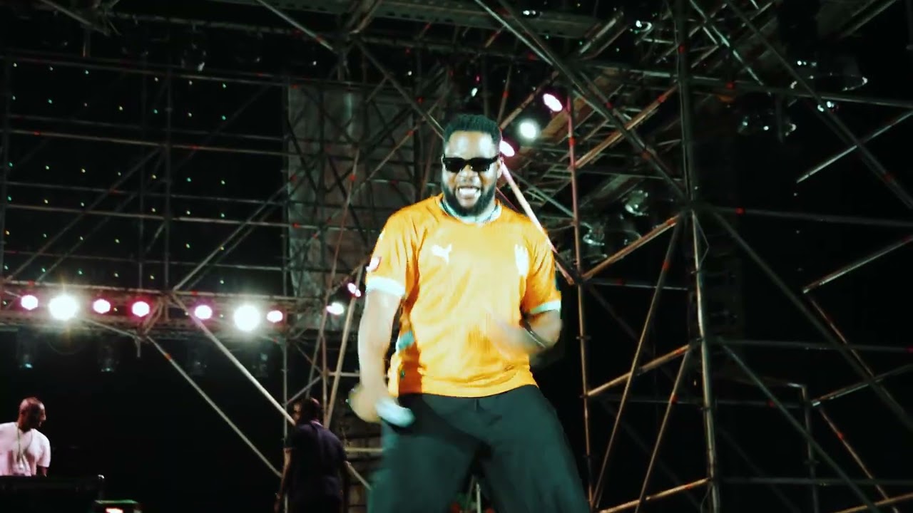 CONCERT DE ROSELINE LAYO AU STADE ROBERT-CHAMPROUX DE MARCORY 28 DÉC 2025.