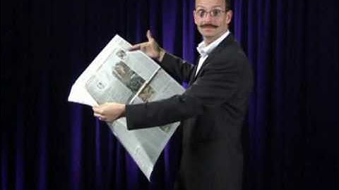 Newsflash Zeitungszerreissen von Axel Hecklau