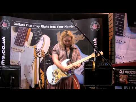 Chantel McGregor playing Fret-King Music Live