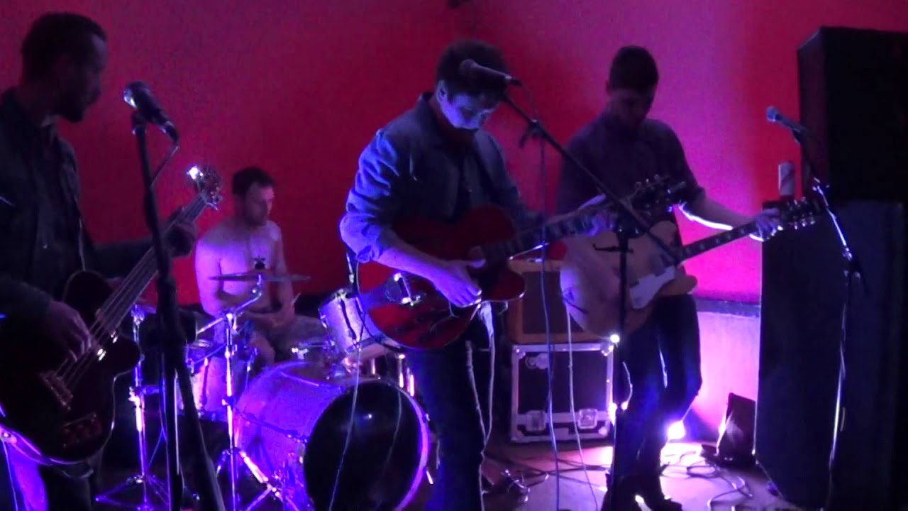 BROKEN WITT REBELS@JJM STUDIO'S,WALSALL,"QUEEN BEE" auf YouTube ansehen BROKEN WITT REBELS@JJM STUDIO'S,WALSALL,"QUEEN BEE" auf YouTube ansehen
