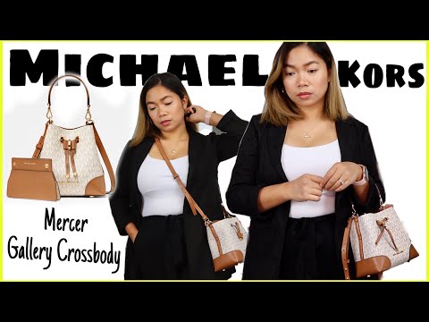 Video MICHAEL KORS MERCER GALLERY XS LOGO-PRINT CANVAS... - youtube