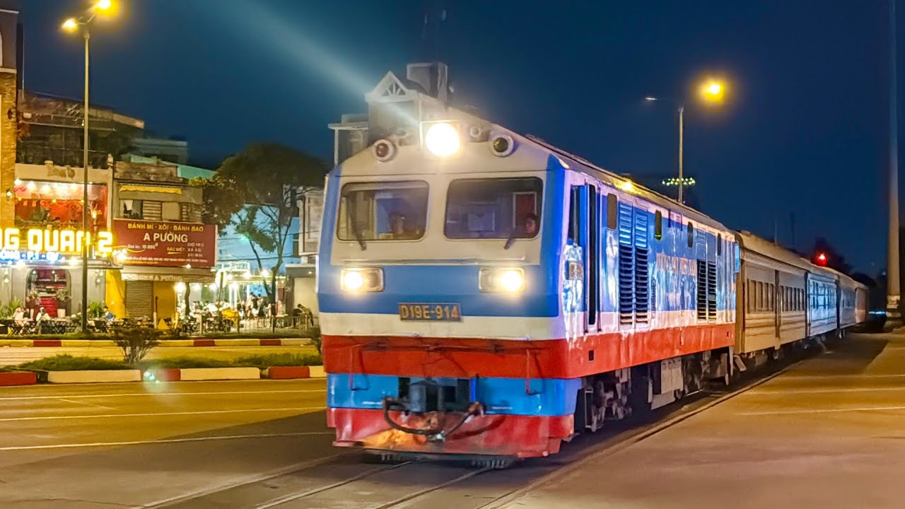 Đoàn Tàu Triệu Đô - Tàu Hàng Đặc Biệt - The Hanoi Train - Chạy Đua Theo Tàu Hoả Việt Nam
