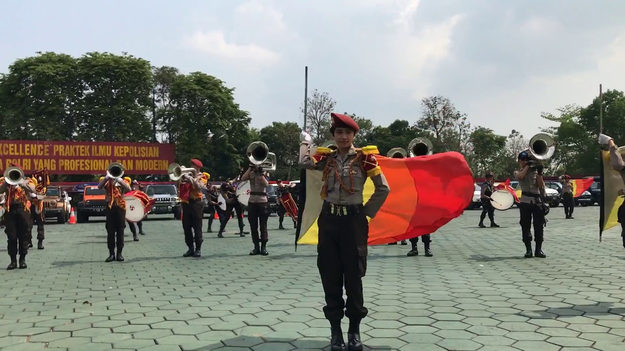 Display Drum Corps Taruna Akpol Angk 51 Adnyana Yudhaga