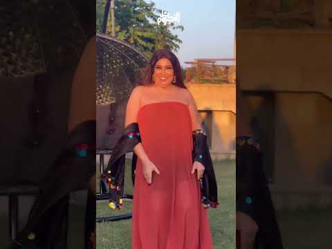 فيفي عبده في الساحل بالملاية اللف