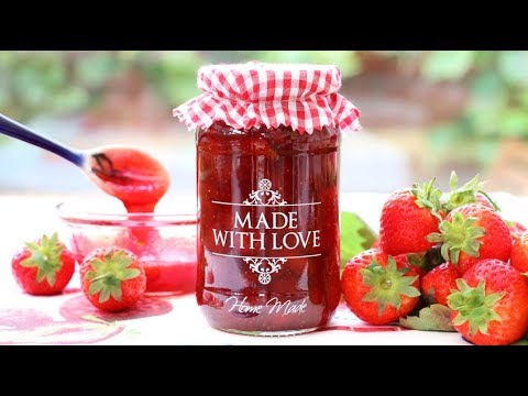 Making Your Own Organic Strawberry Jam Recipe. 