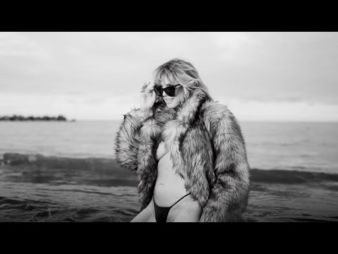 Heidi Klum – Sunglasses At Night (Official Lyric Video)