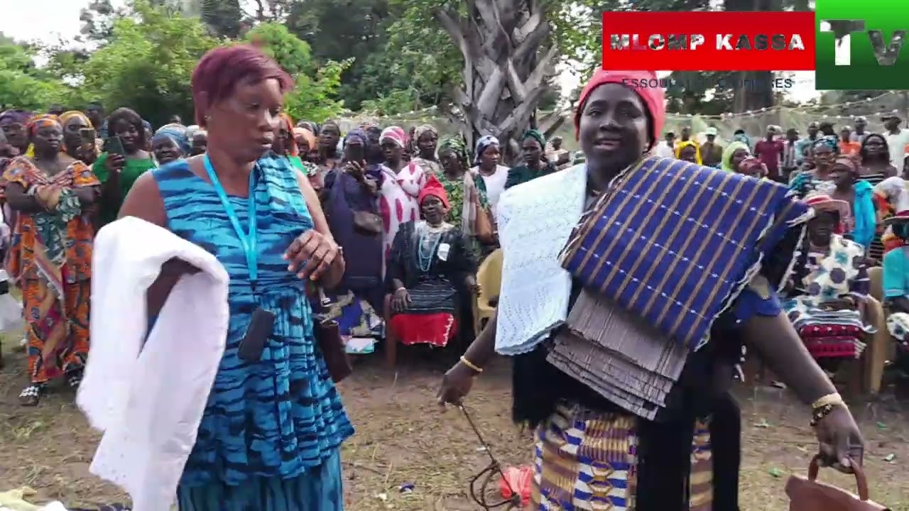 4ème journée djigom les femmes du bois sacrée de candiancal avec la REINE  EDJUL EBEE MANGA