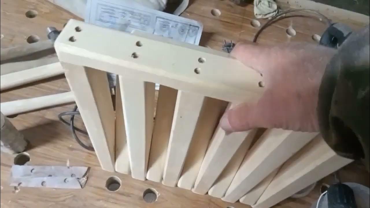 Пристенный откидной стульчик. - YouTube