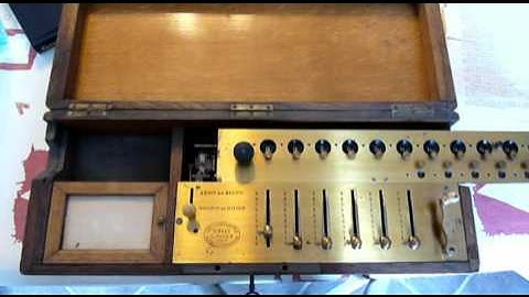 II) Arithmometer Thomas de Colmar - Division & Square root / Arithmomètre